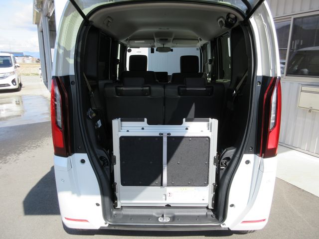HONDA N BOX 2025 Image 31