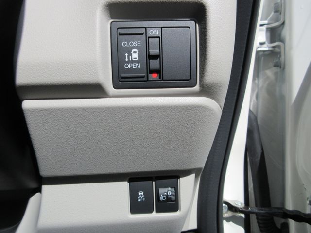 HONDA N BOX 2025 Image 31