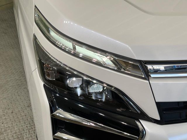 TOYOTA VOXY 2021 Image 31