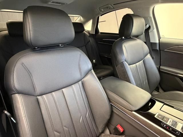 AUDI A8 2022 Image 31