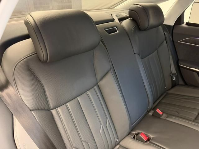 AUDI A8 2022 Image 31