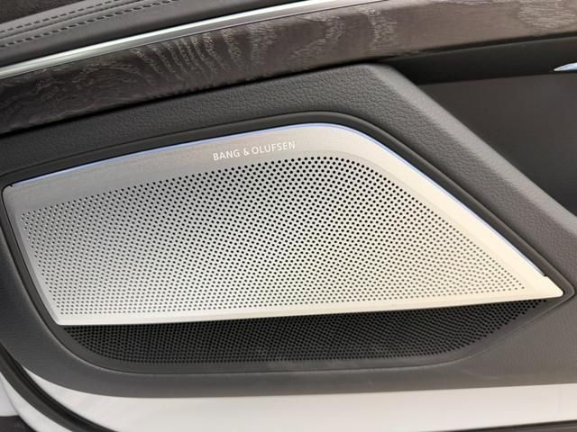 AUDI A8 2022 Image 31