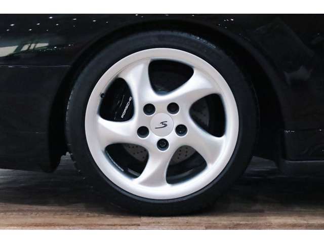 PORSCHE 911 1997 Image 31