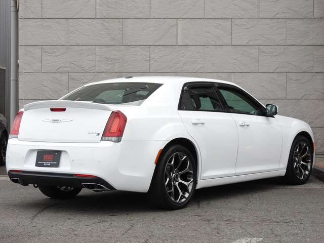 CHRYSLER 300 2017 Image 31