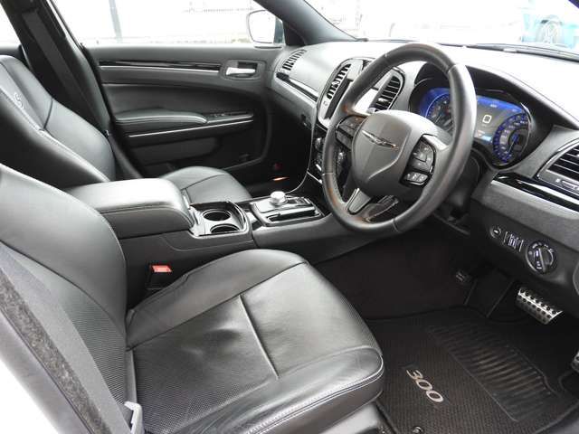 CHRYSLER 300 2017 Image 31