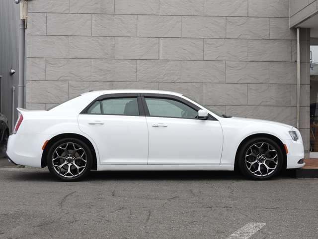 CHRYSLER 300 2017 Image 31