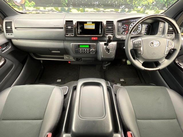 TOYOTA HIACE VAN 2WD 2025 Image 31