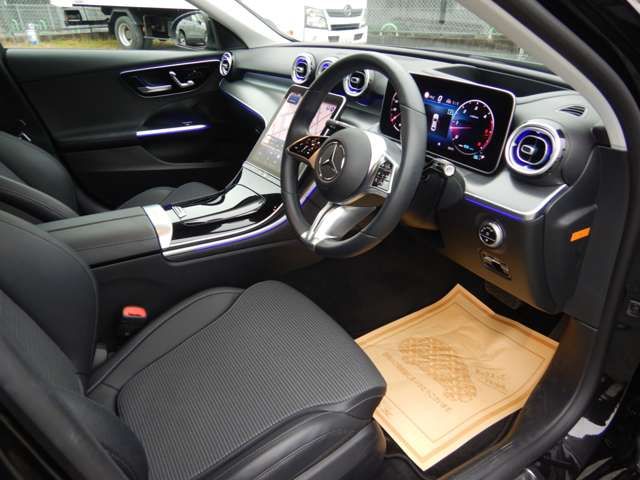 MERCEDES BENZ C CLAS 2023 Image 31