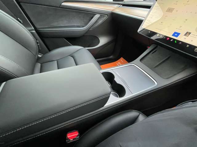 TESLA MODEL Y 2024 Image 31