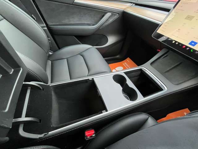 TESLA MODEL Y 2024 Image 31