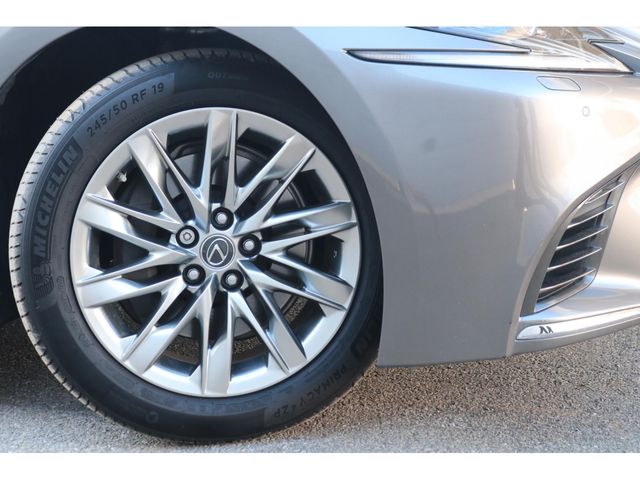 TOYOTA LEXUS LS500 2018 Image 31