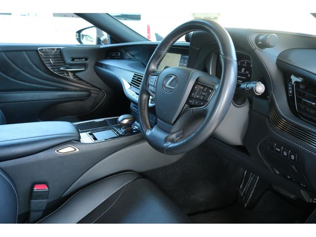 TOYOTA LEXUS LS500 2018 Image 31