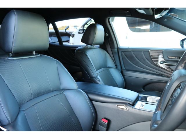 TOYOTA LEXUS LS500 2018 Image 31