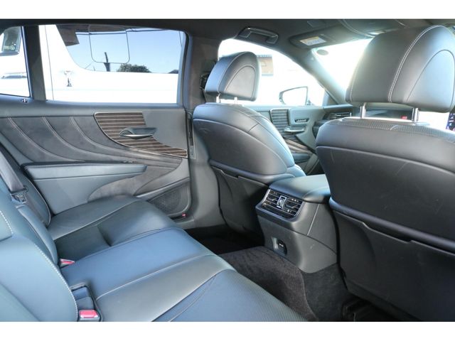 TOYOTA LEXUS LS500 2018 Image 31