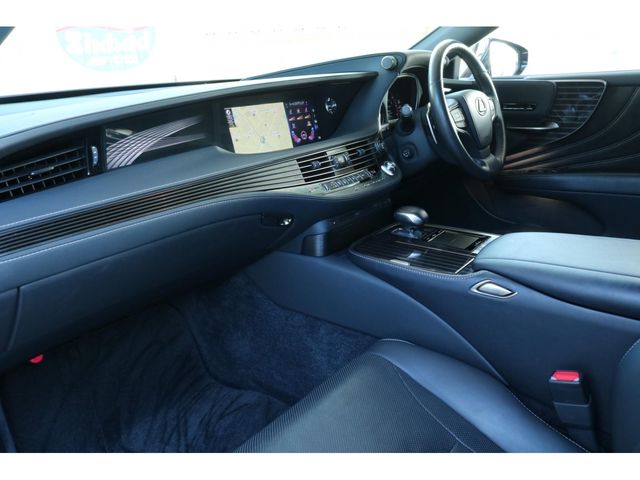 TOYOTA LEXUS LS500 2018 Image 31