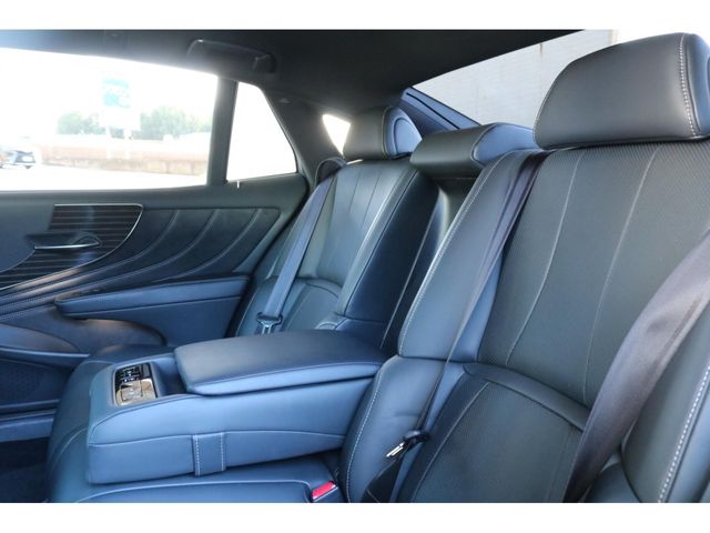 TOYOTA LEXUS LS500 2018 Image 31