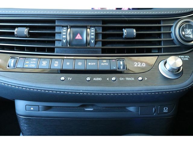 TOYOTA LEXUS LS500 2018 Image 31