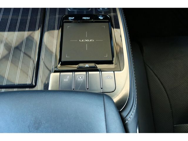 TOYOTA LEXUS LS500 2018 Image 31