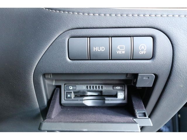 TOYOTA LEXUS LS500 2018 Image 31