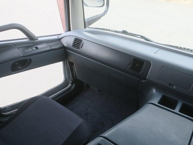 MITSUBISHI FUSOU SUPER GREAT 2013 Image 31