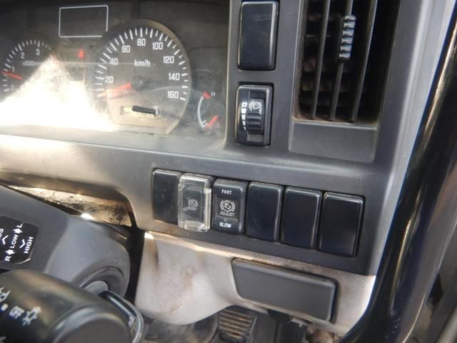 ISUZU ELF 2013 Image 31