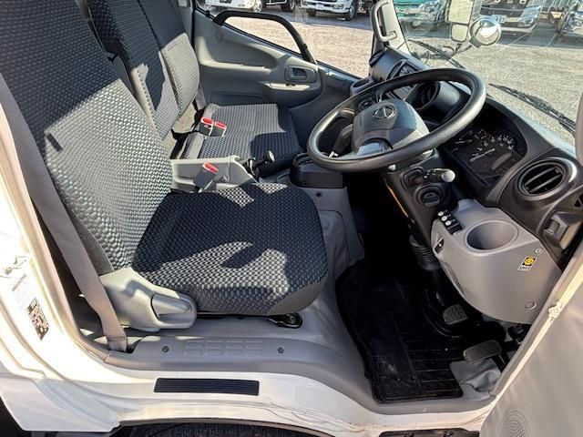 HINO DUTRO 2022 Image 31