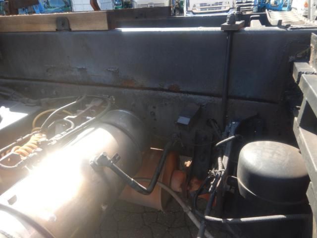 HINO PROFIA 2005 Image 31