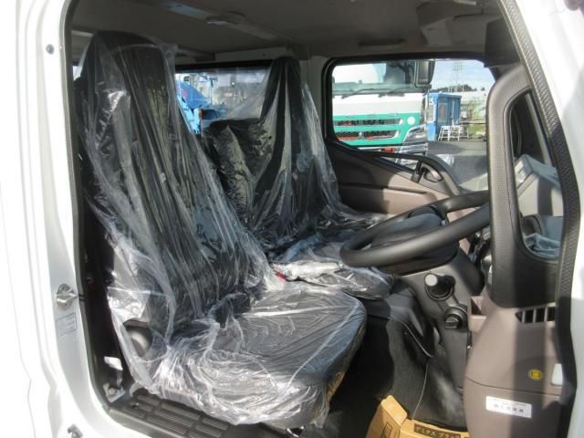 MITSUBISHI CANTER 2025 Image 31