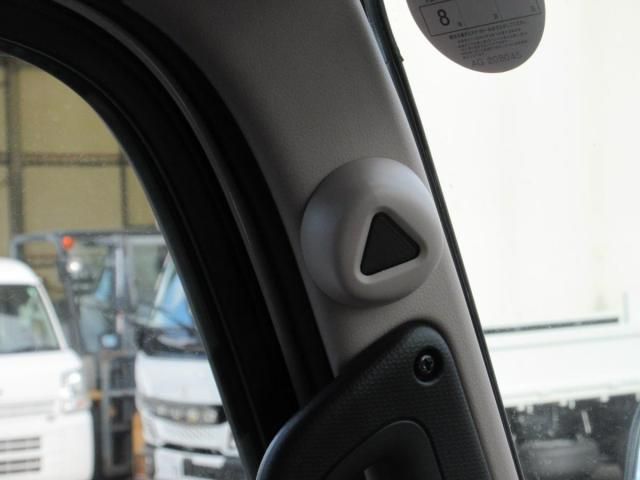 MITSUBISHI CANTER 2025 Image 31