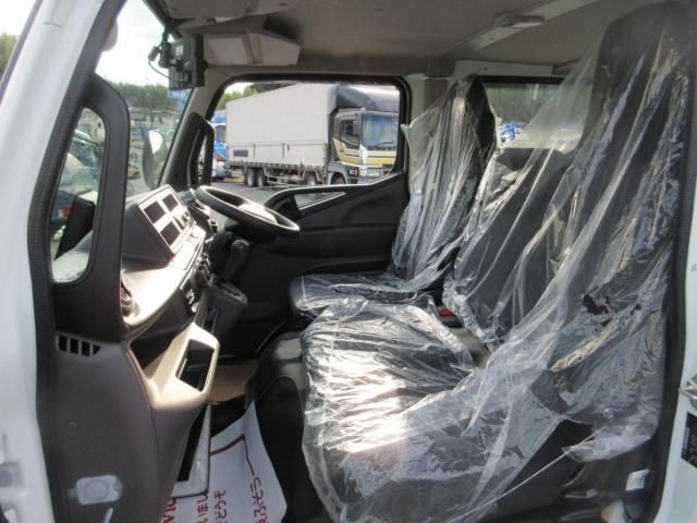 MITSUBISHI CANTER 2025 Image 31