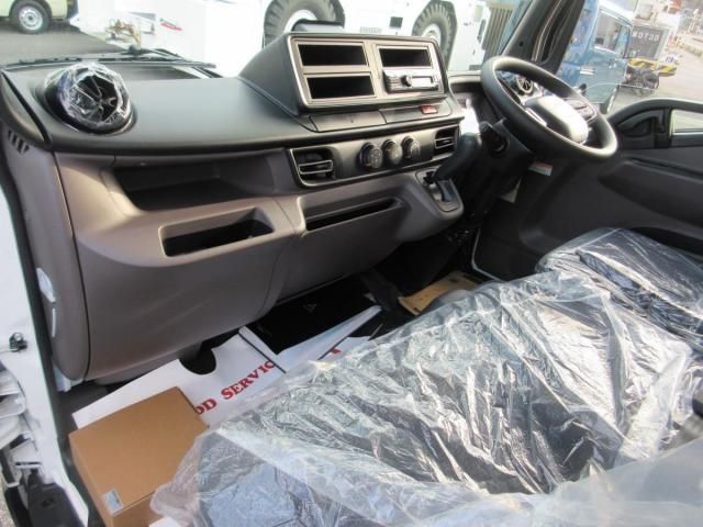 MITSUBISHI CANTER 2025 Image 31