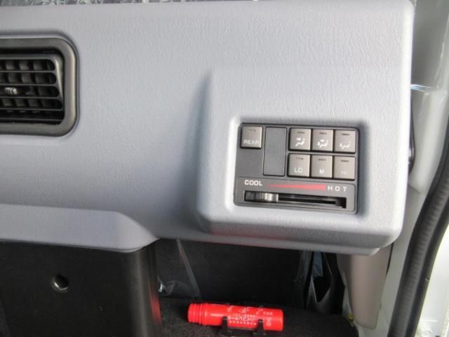 MITSUBISHI CANTER 2025 Image 31