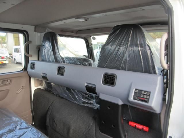 MITSUBISHI CANTER 2025 Image 31