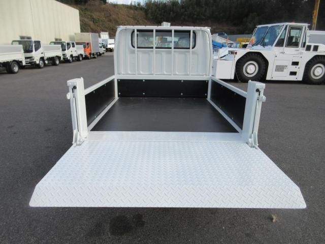 MITSUBISHI CANTER 2025 Image 31