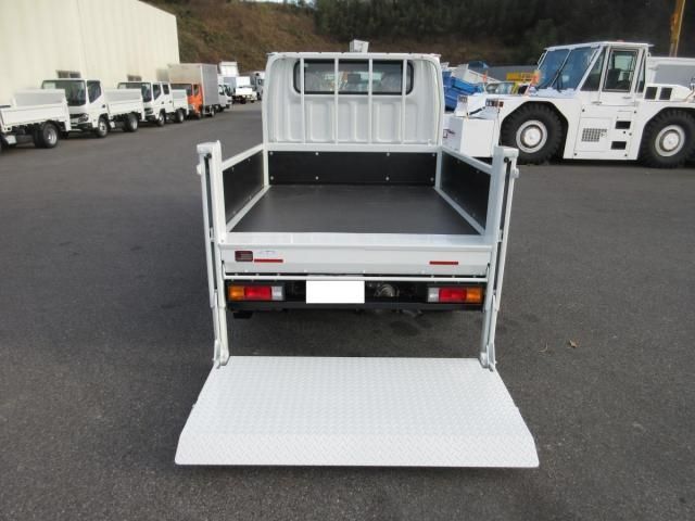 MITSUBISHI CANTER 2025 Image 31