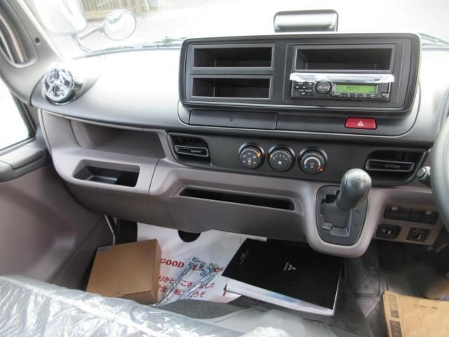 MITSUBISHI CANTER 2025 Image 31