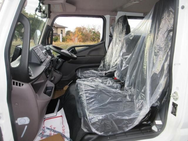 MITSUBISHI CANTER 2025 Image 31