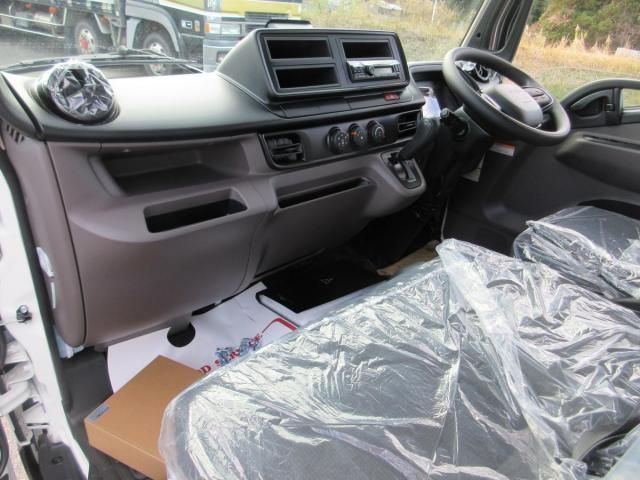 MITSUBISHI CANTER 2025 Image 31