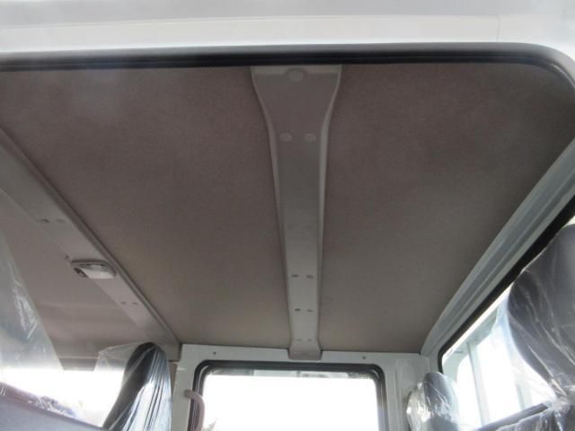 MITSUBISHI CANTER 2025 Image 31