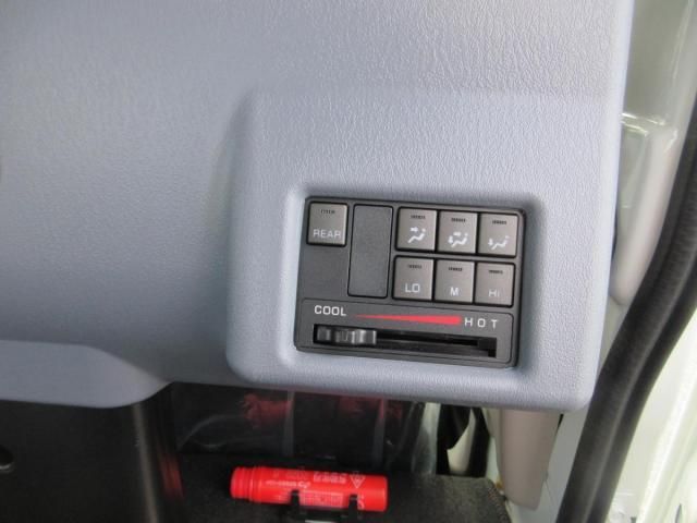 MITSUBISHI CANTER 2025 Image 31