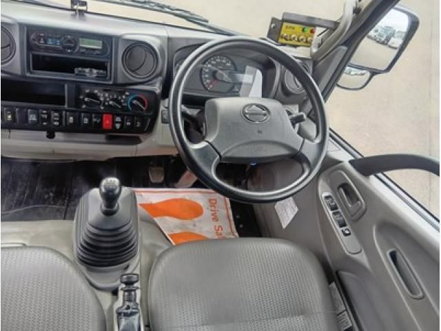 HINO DUTRO 2018 Image 31
