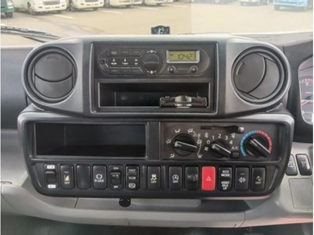 HINO DUTRO 2018 Image 31