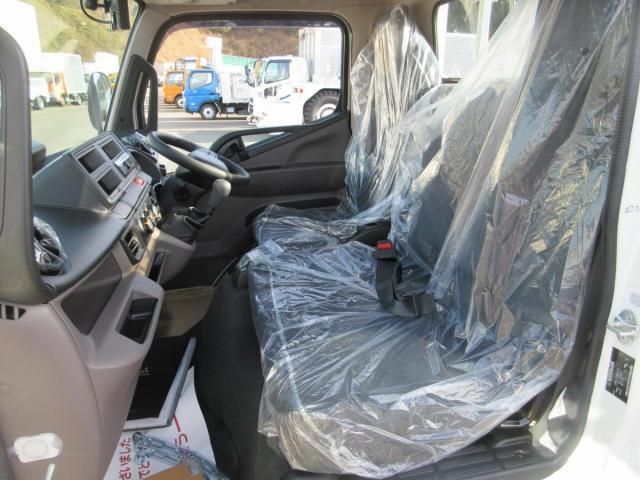 MITSUBISHI CANTER 2025 Image 31