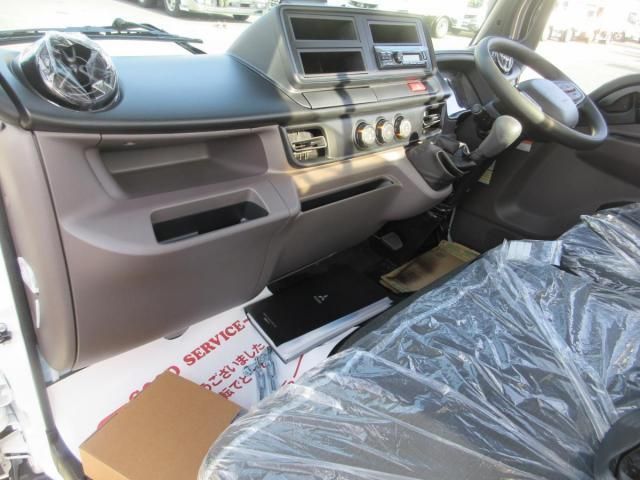 MITSUBISHI CANTER 2025 Image 31