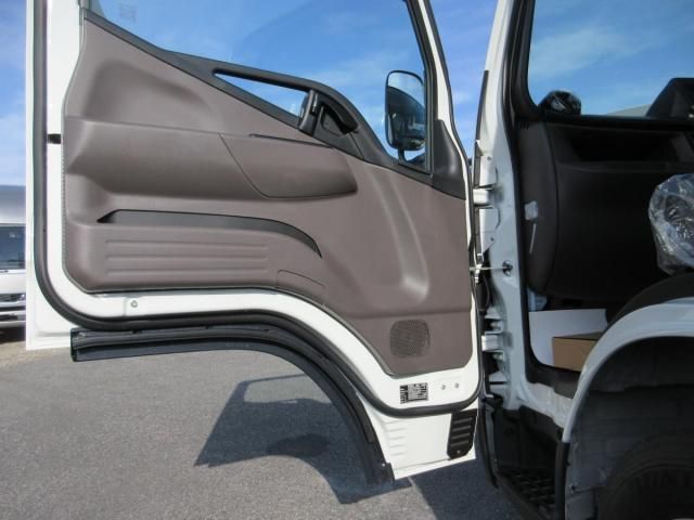 MITSUBISHI CANTER 2025 Image 31