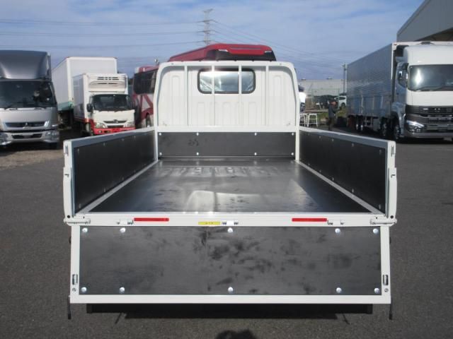 MITSUBISHI CANTER 2025 Image 31