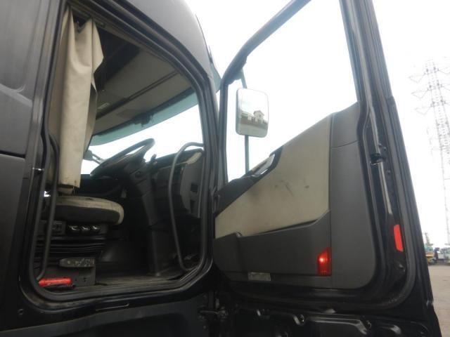 VOLVO FH 2015 Image 31