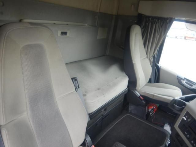 VOLVO FH 2015 Image 31