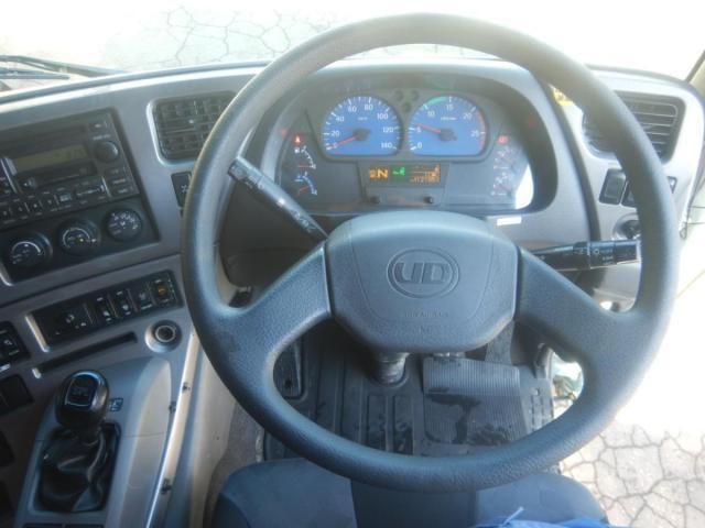 NISSAN DIESEL QUON 2013 Image 31