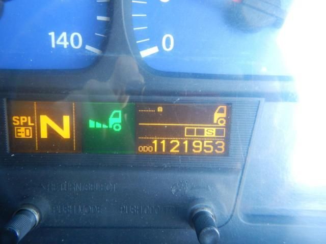 NISSAN DIESEL QUON 2013 Image 31